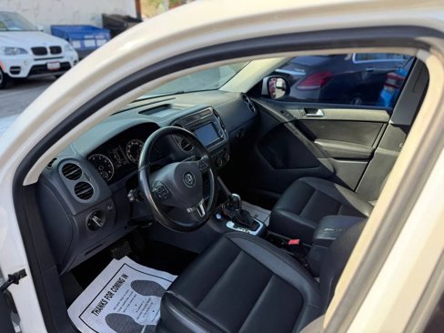 Used 2014 Volkswagen Tiguan SE image 16