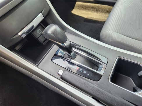 Used 2015 Honda Accord LX image 17