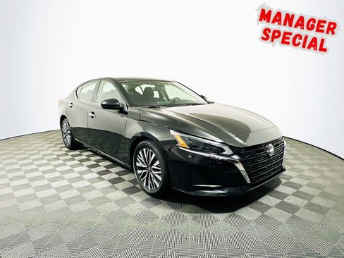 Used 2023 Nissan Altima 2.5 SV image 1