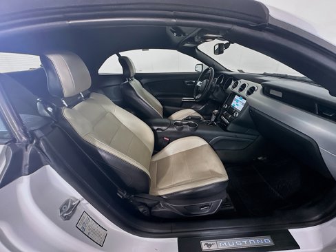 Used 2017 Ford Mustang Premium image 28