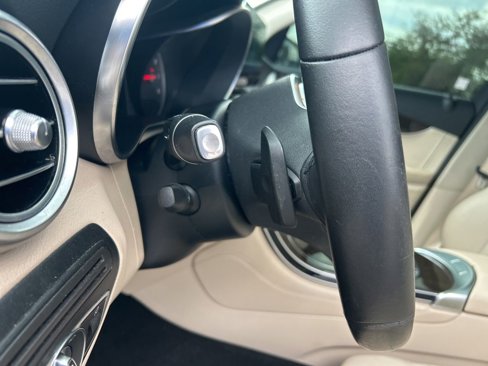 Used 2020 Mercedes-Benz GLC 300 image 41