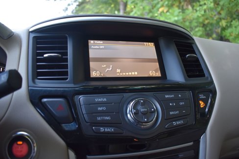 Used 2015 Nissan Pathfinder SV image 17