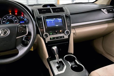 Used 2014 Toyota Camry LE image 6