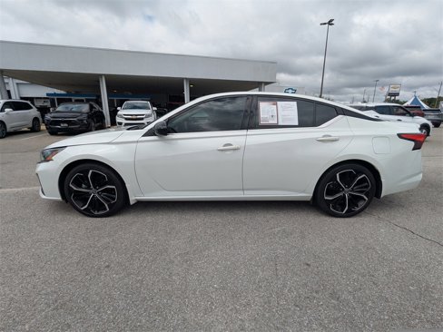 Used 2023 Nissan Altima 2.5 SR w/ SR Premium Package image 6