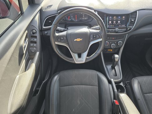 Certified 2022 Chevrolet Trax LT w/ LT Convenience Package image 26