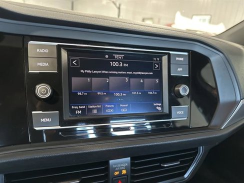 Used 2024 Volkswagen Jetta Sport image 23