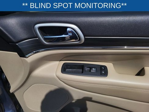 Used 2019 Jeep Grand Cherokee Limited image 17