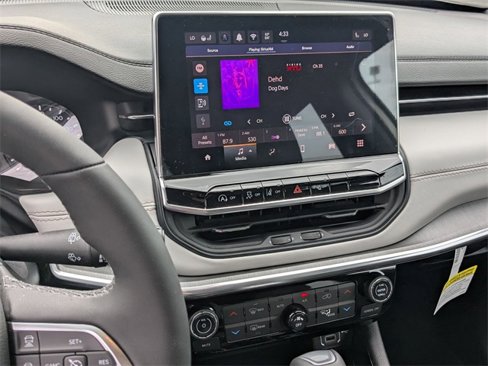 New 2024 Jeep Compass Limited image 28