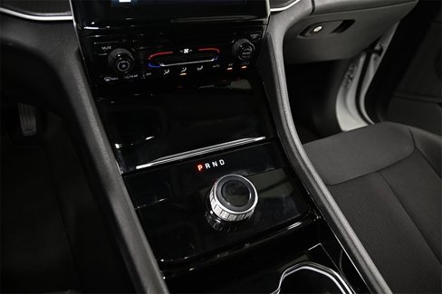 Used 2023 Jeep Grand Cherokee L Laredo image 16