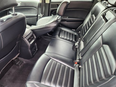 Used 2023 Ford Edge SEL image 9