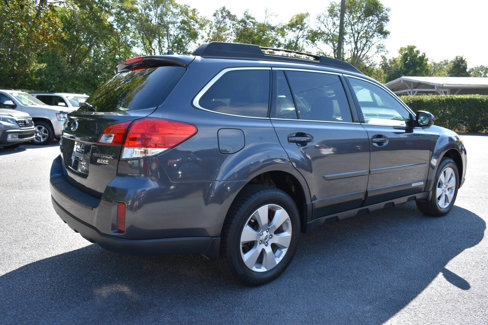 Used 2011 Subaru Outback 2.5i Limited image 3