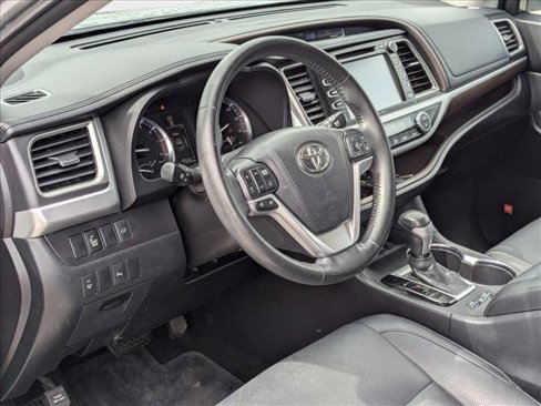 Used 2015 Toyota Highlander Limited image 8