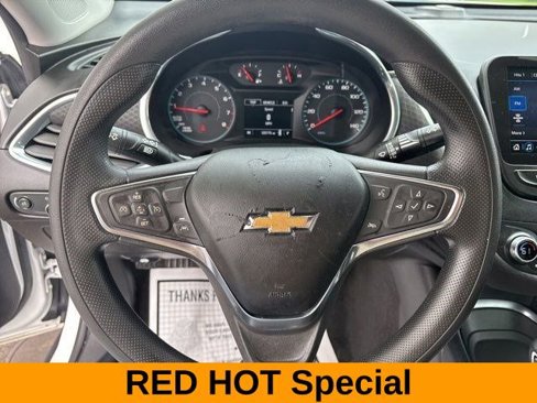 Used 2021 Chevrolet Malibu LT image 16