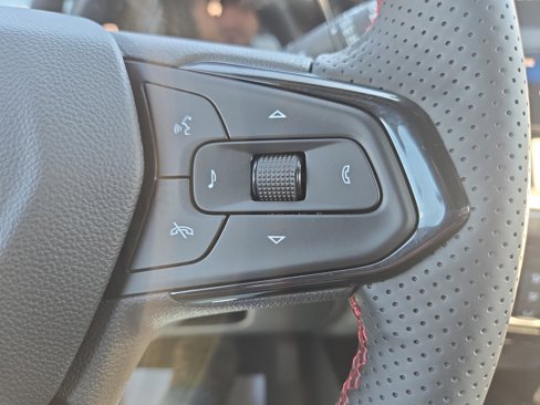 New 2025 Chevrolet Trax RS w/ Sunroof Package image 19