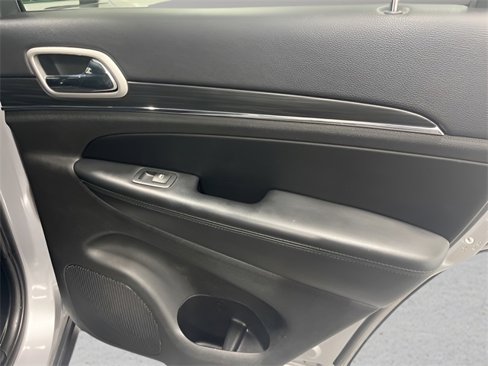 Used 2020 Jeep Grand Cherokee Limited image 25