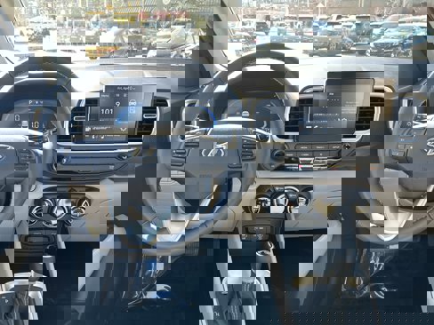New 2025 Hyundai Venue SEL image 19