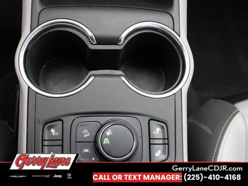 Used 2024 GMC Terrain SLT image 12