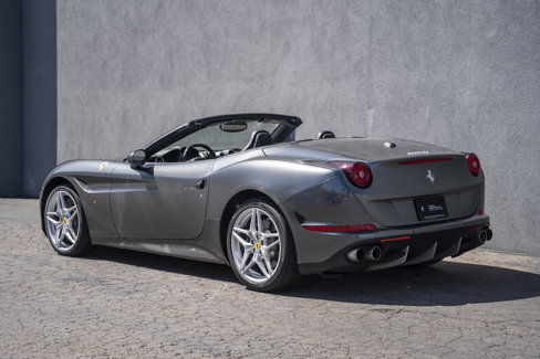 Used 2016 Ferrari California T image 3
