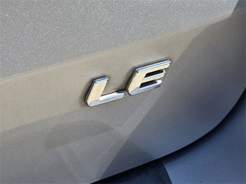 Used 2015 Toyota Sienna LE image 12