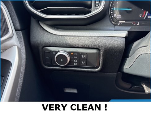 Used 2022 Ford Explorer XLT w/ Equipment Group 202A image 7