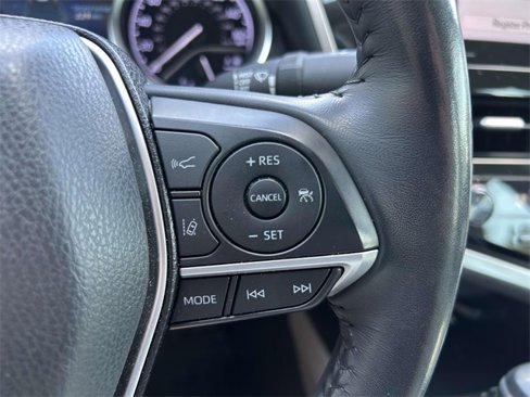 Used 2022 Toyota Camry XLE image 28