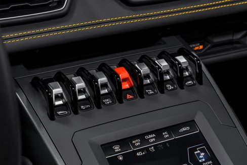 Used 2022 Lamborghini Huracan EVO image 24