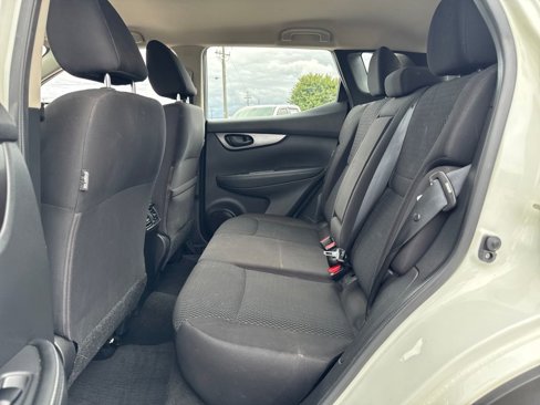 Used 2020 Nissan Rogue Sport S image 13