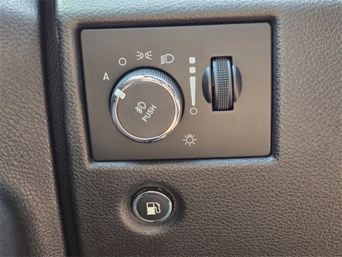 Used 2019 Jeep Grand Cherokee Limited w/ Luxury Group II image 27