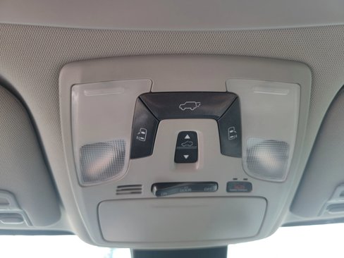 Used 2018 Toyota Sienna XLE image 23