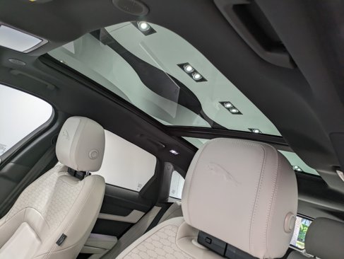 Used 2025 Jaguar F-PACE R-Dynamic S image 9