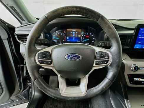 Used 2023 Ford Explorer XLT w/ Equipment Group 202A image 9