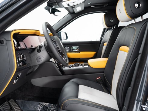 New 2025 Rolls-Royce Cullinan Black Badge image 16
