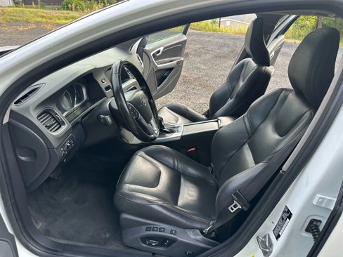 Used 2016 Volvo V60 T5 Cross Country image 32