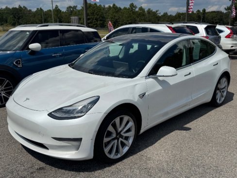 Used 2020 Tesla Model 3 Standard Range Plus image 1