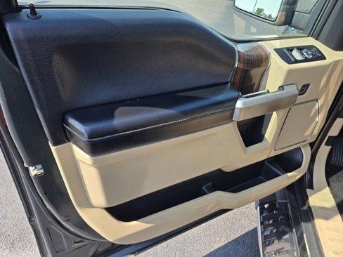 Used 2015 Ford F150 Lariat w/ Equipment Group 502A Luxury image 37