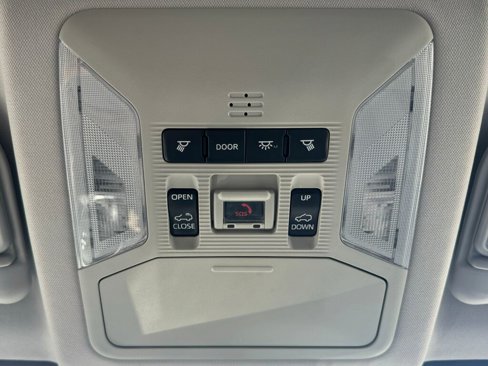 Used 2021 Toyota RAV4 XLE Premium image 34