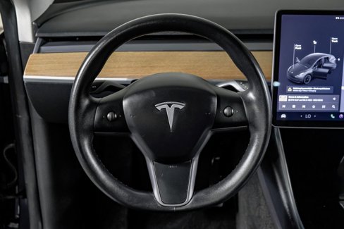 Used 2020 Tesla Model Y Long Range image 16