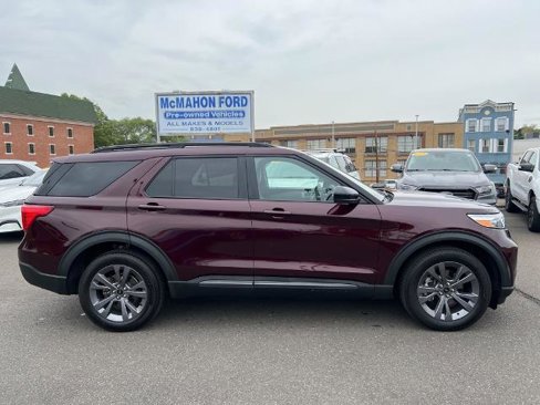 Certified 2022 Ford Explorer XLT w/ Equipment Group 202A image 2