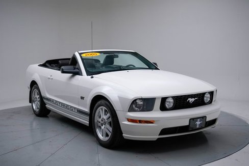 Used 2005 Ford Mustang GT Premium image 10