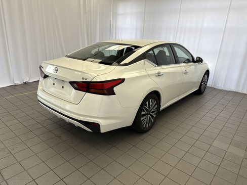 Used 2023 Nissan Altima 2.5 SV image 4