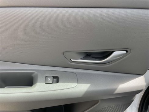 Certified 2024 Hyundai Elantra SEL w/ Convenience Package image 16