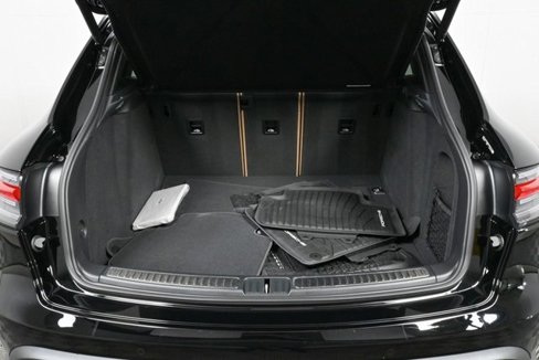 Certified 2025 Porsche Macan image 27