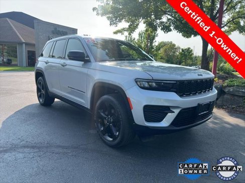 Certified 2023 Jeep Grand Cherokee Altitude image 1