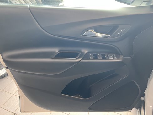 Used 2020 Chevrolet Equinox LT w/ LPO, Floor Liner Package image 24