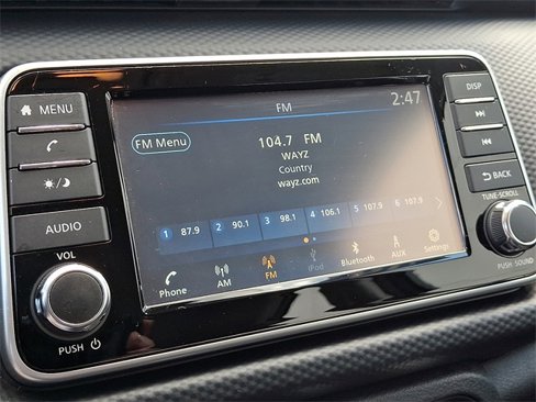 Used 2024 Nissan Kicks S image 3