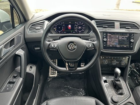 Used 2019 Volkswagen Tiguan SEL Premium image 2