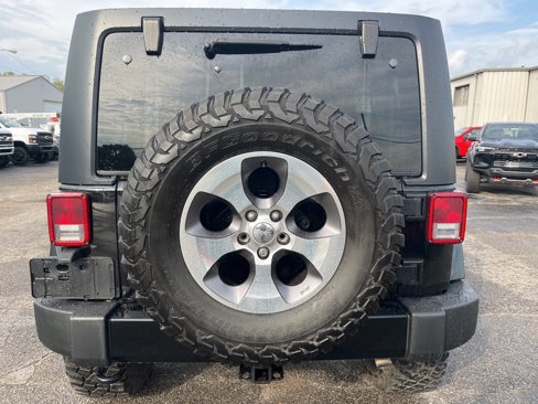 Used 2016 Jeep Wrangler Unlimited Sahara w/ Connectivity Group image 4