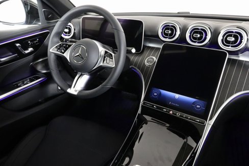 Used 2025 Mercedes-Benz C 300 4MATIC Sedan image 3