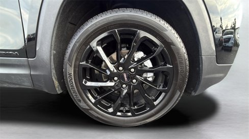 Used 2023 GMC Terrain SLE w/ Elevation Edition image 19