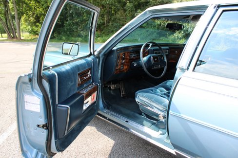 Used 1987 Cadillac Brougham image 16